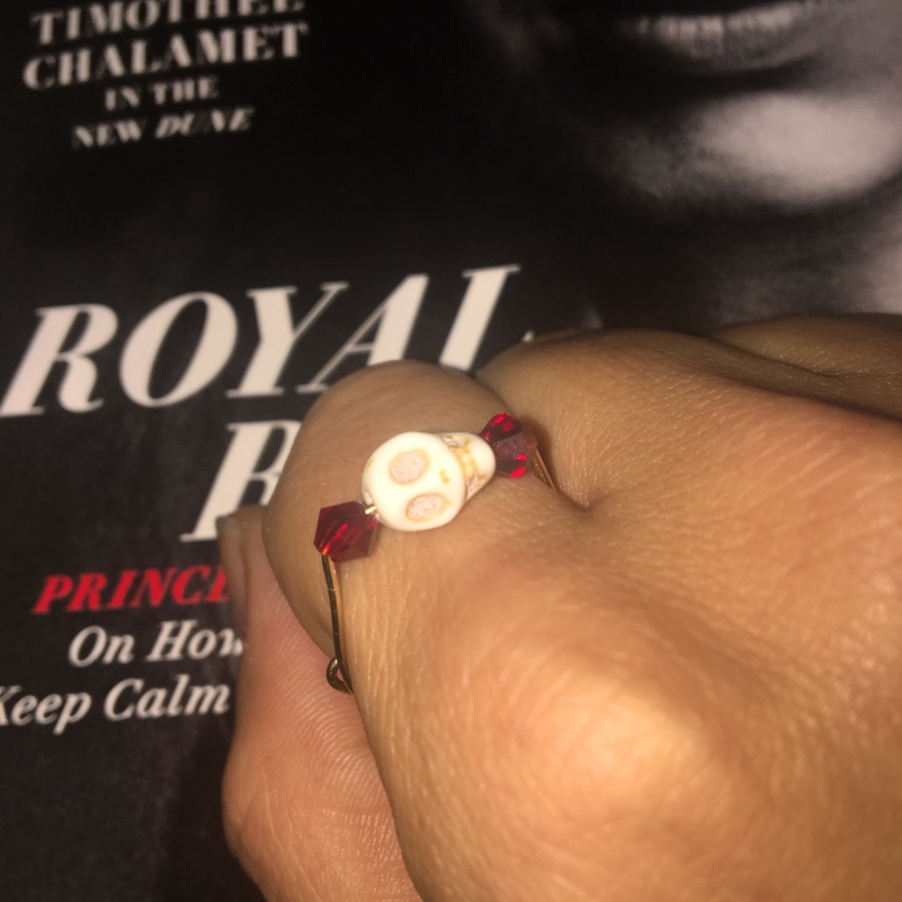 Gold Howlite Skull Ring